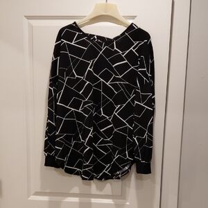 SHEIN Black and White Geometric Blouse